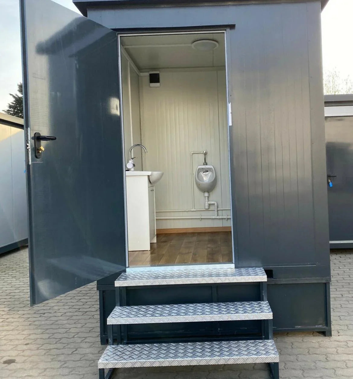 Bungalow Sanitario con Duchas